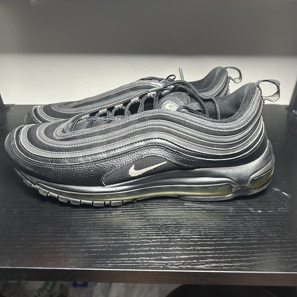 Nike Men's Black Air Max Sneakers - Picture 6 of 13